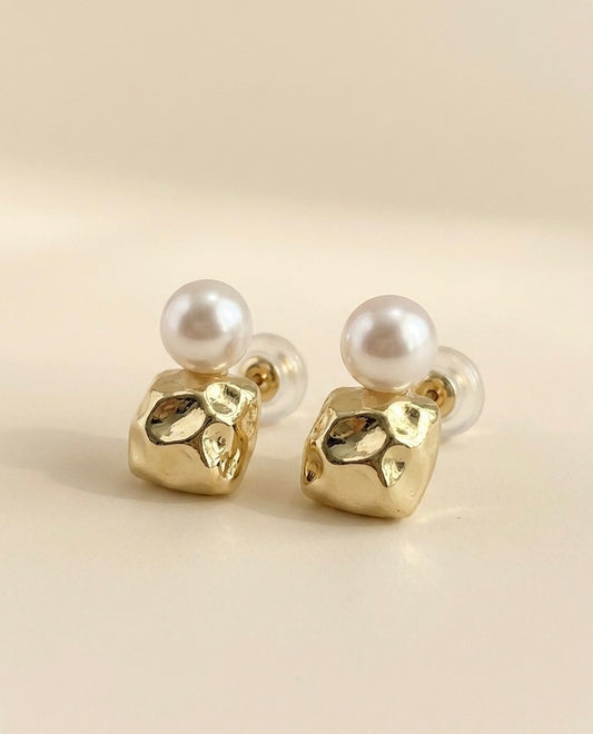 Artifact Pearl Studs