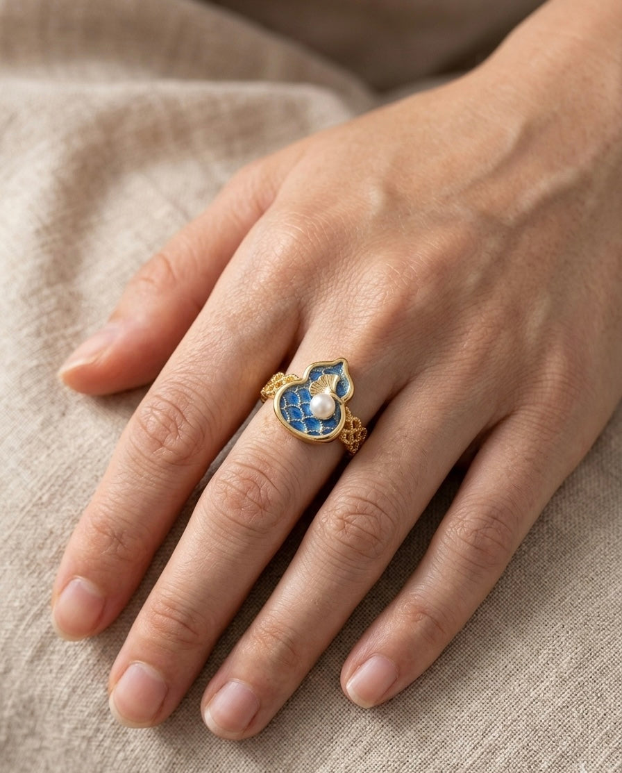 The Gilded Wu Lou Pearl Ring