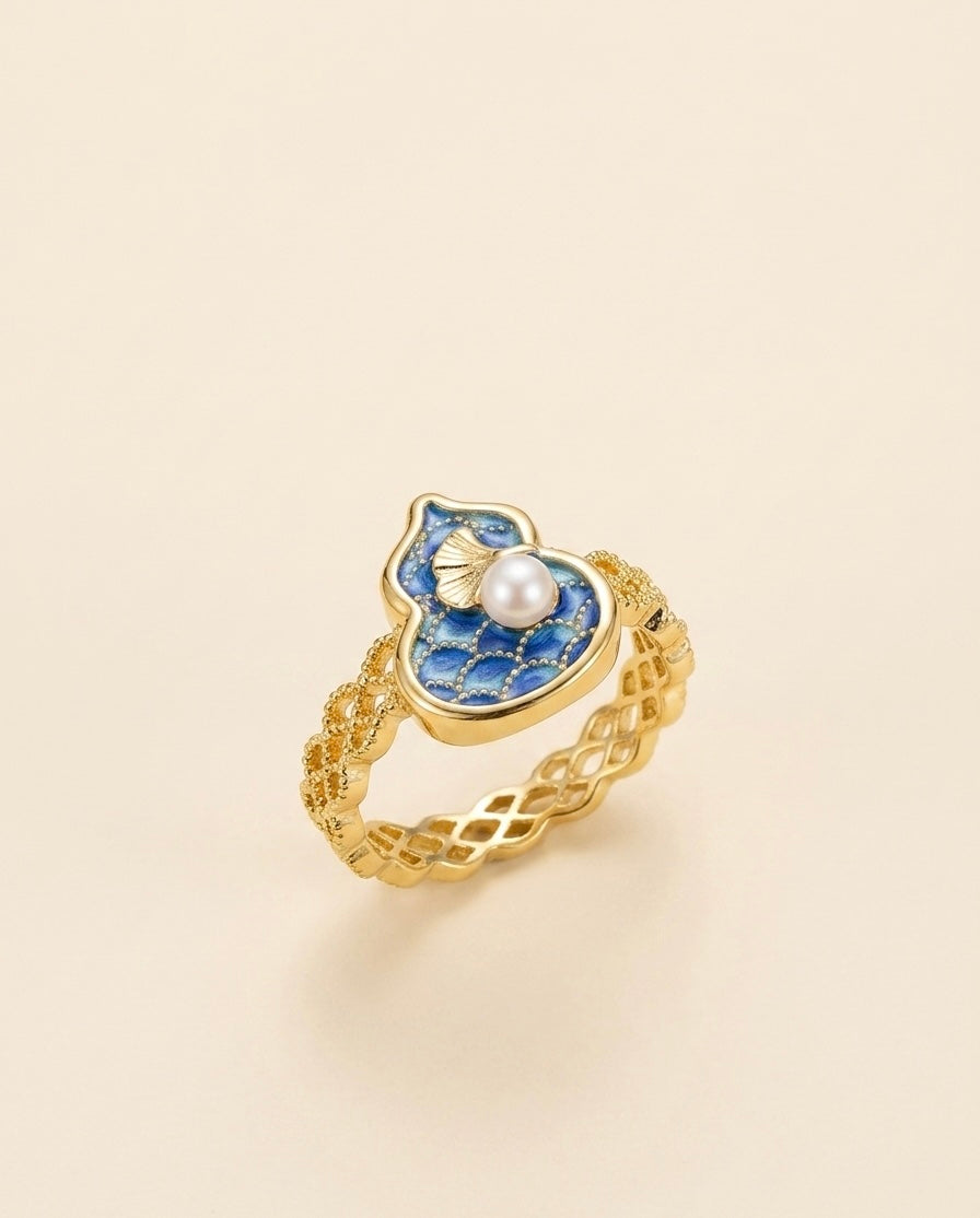 The Gilded Wu Lou Pearl Ring